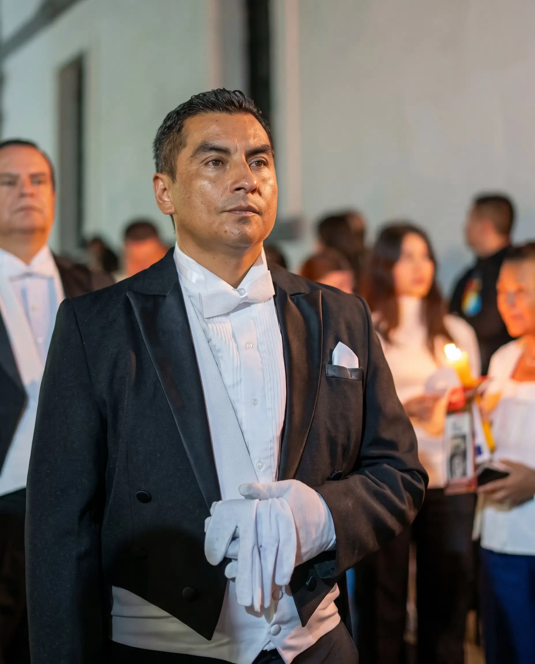 Víctor Armando de frac en una procesión de Semana Santa en Popayán